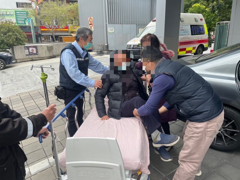 91歲長者跌倒受傷  田中警開道搶時間即時送醫