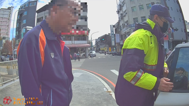 曾守護社會 如今學弟守護他！ 迷路退休警與學弟的溫暖相遇！