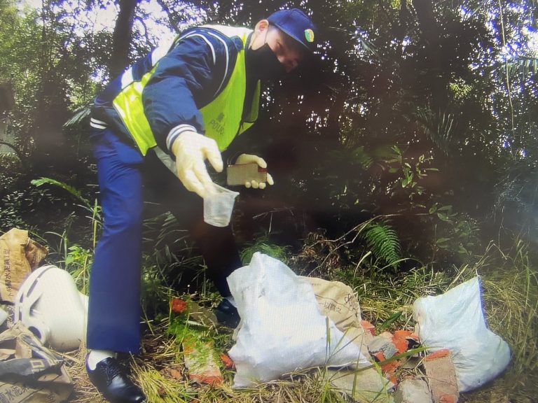亂倒營建廢棄物 三灣警鍥而不捨逮人