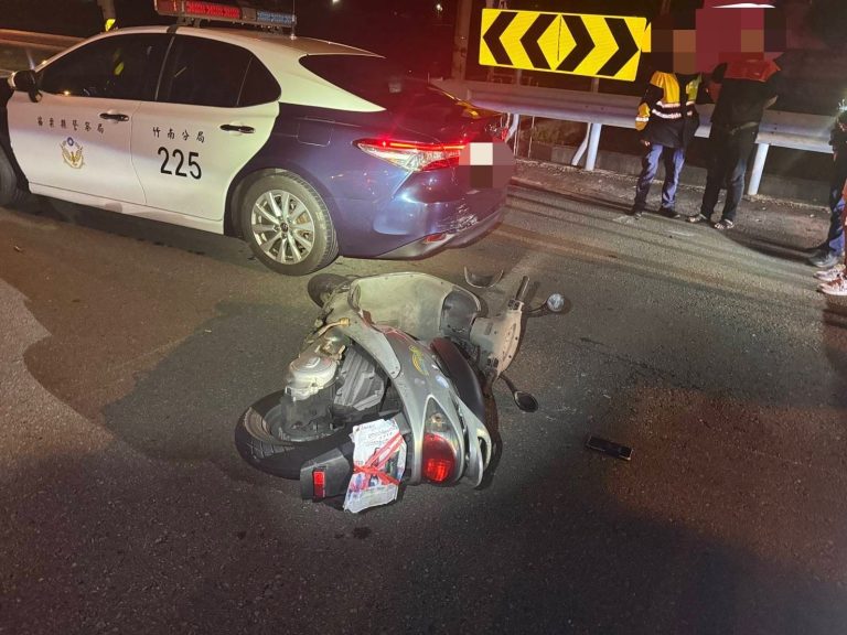 未成年騎士遮車牌拒檢不停  多次蛇行、闖紅燈  呼叫警網攔截