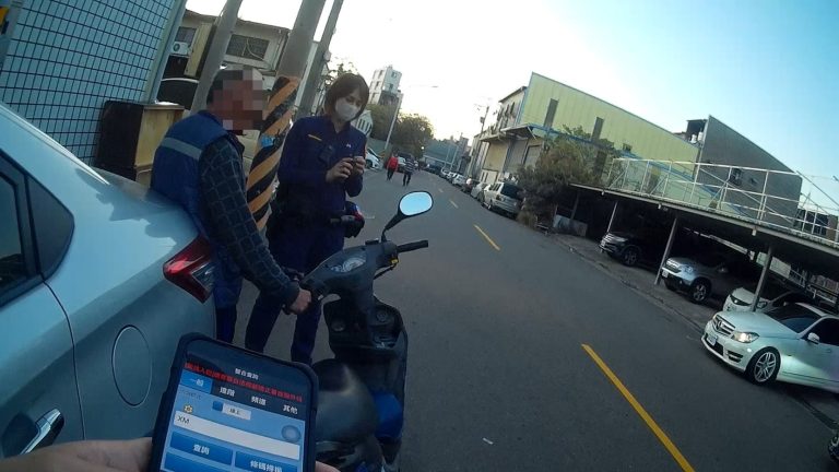 這台機車是我的! 失智翁霸佔路人機車  霧峰警協助找到回家的路