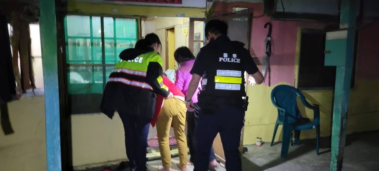 寒夜守護！鹿野警巡邏發現倒地老婦 及時救助獲讚揚