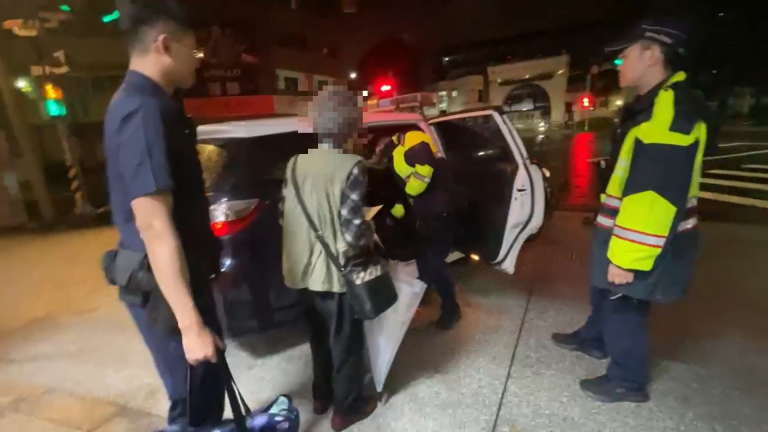 熱愛旅行誤時24小時未休息 阿嬤求助派出所 警貼心送站