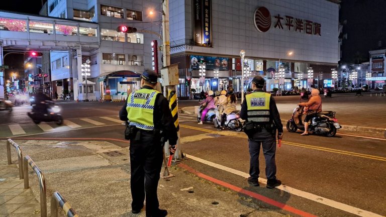 屏東警啟動行人違規專案取締  強化行人交通安全觀念
