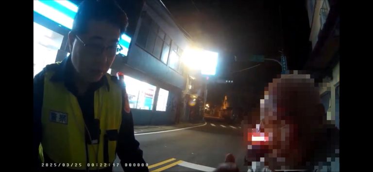 警方巡邏見翁受傷獨走 東勢暖警護送醫