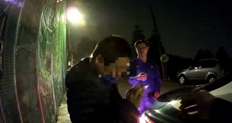 深夜街頭迷航惹人憂　霧峰警方暖心助父子重聚