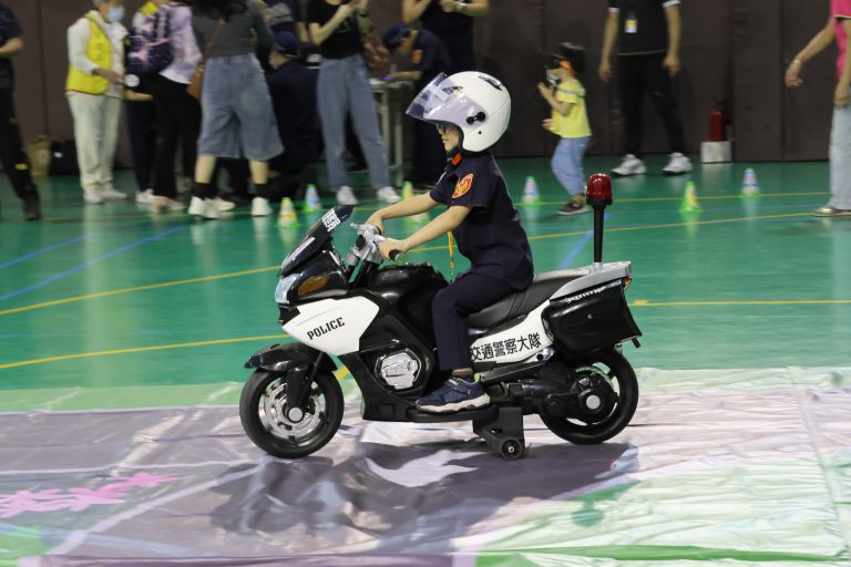 中市二分局小小警察訓練班　帶領孩子勇敢追夢