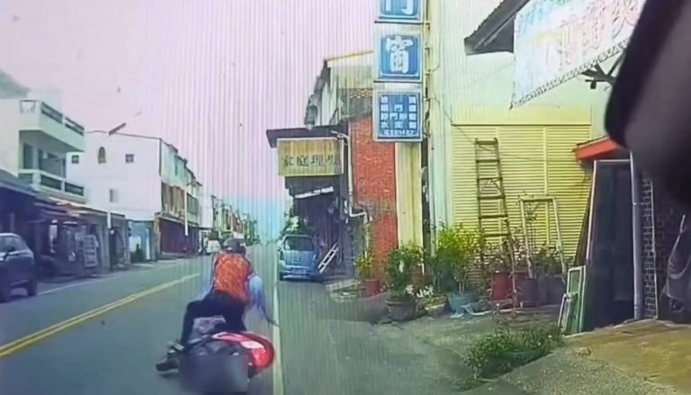 70歲老婦機車跌倒動彈不得　瑞源所長即刻援手暖心救援