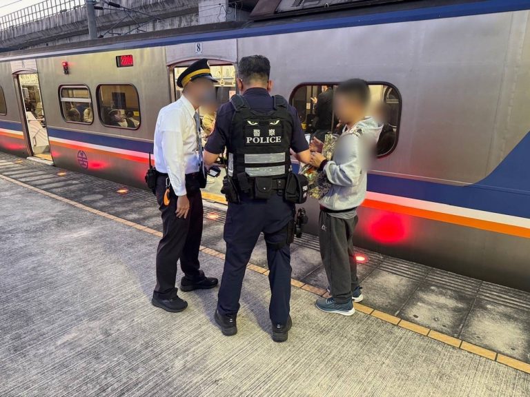 迷路慢飛天使報案伸正義 意外獲援助在烏日警協助下平安返家