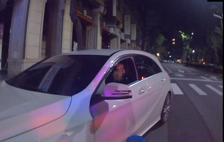 毒販撞警拒檢！藏617公克毒品咖啡包落網！