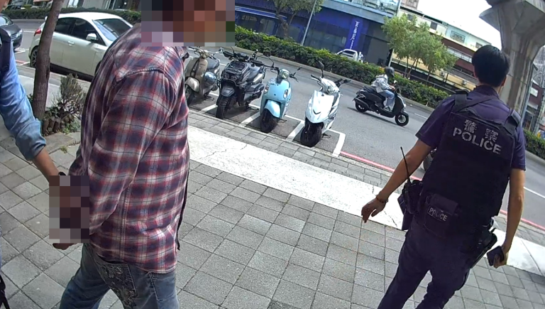 高報酬陷阱！婦人險遭詐投資 警方喬裝埋伏一舉逮車手