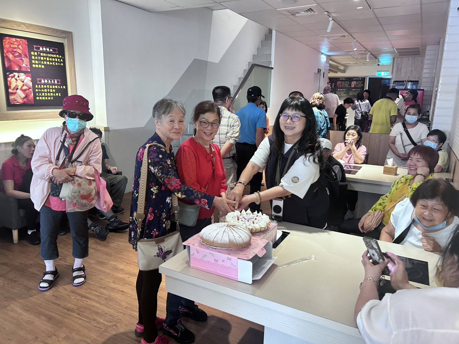 熱心里長梁珍彗歡慶生日 各界齊祝賀 感謝關懷與支持 | 蕃新聞