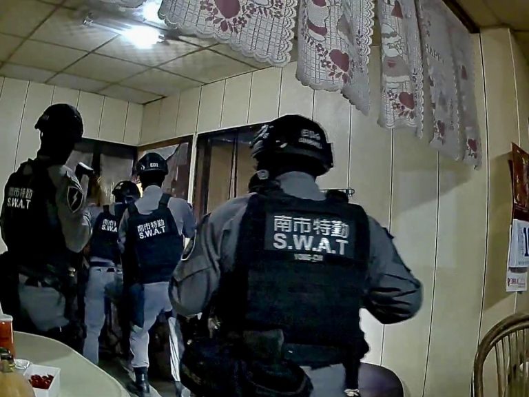 神壇藏毒遭識破！台南警方緝獲毒品與子彈 查獲張、史兩嫌