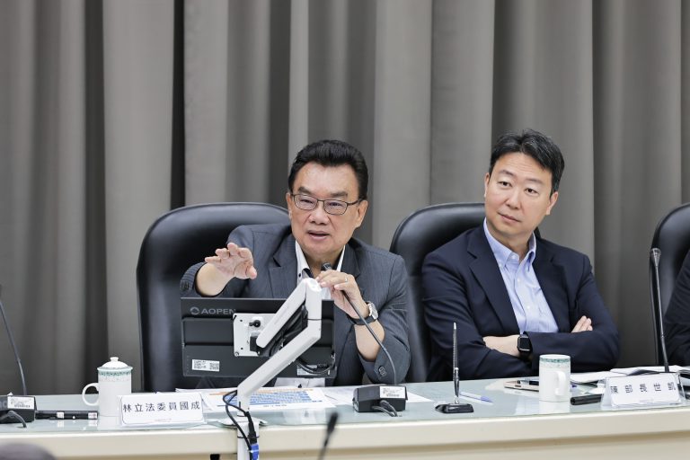 立院考察基隆交通建設 謝國樑爭取五大計畫獲交通部長承諾支持
