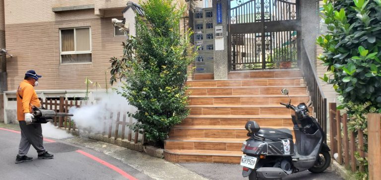 苗栗頭份和平里完成戶外環境消毒 攜手防疫守護社區健康