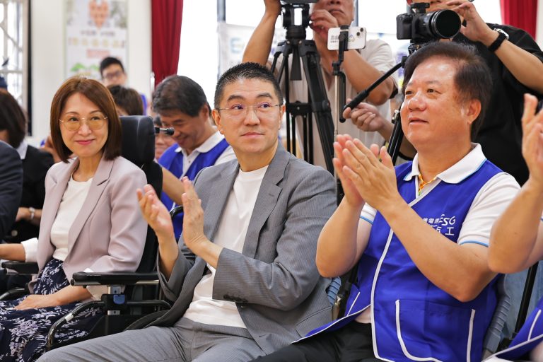 基隆引進AI公益新模式 攜手中華電信陪伴長者共學共好