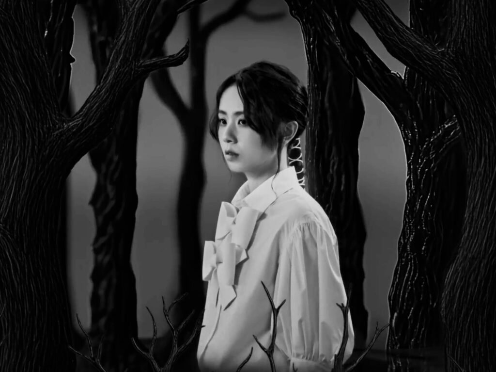 【MV首播】金髮首秀+凍傷妝爆擊!163braces〈找〉勇敢示弱:「我是可憐的小東西」 1 7 2