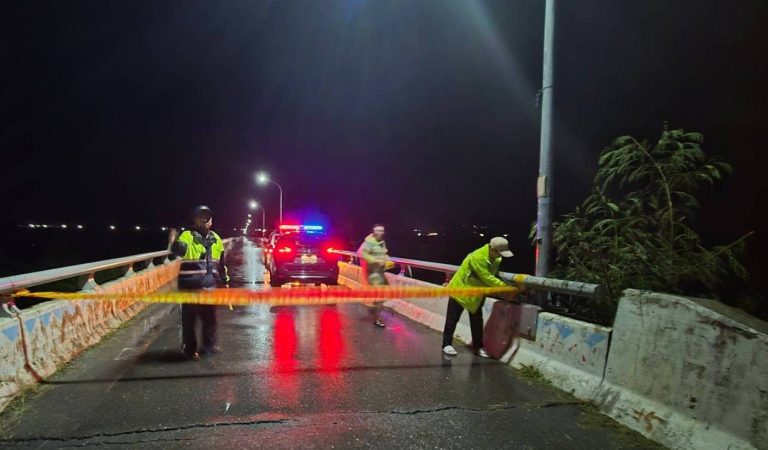 薇帕颱風外圍環流影響臺東 豪雨預警下寶華大橋預警封閉