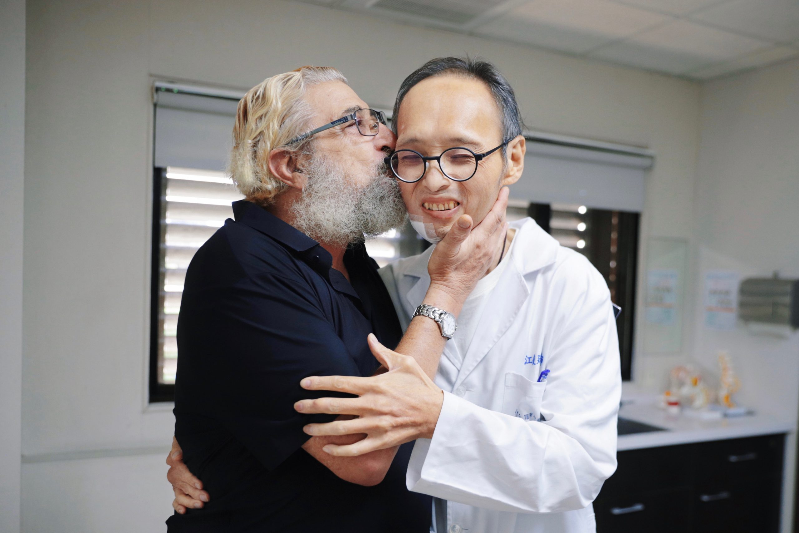 血糖控制不良恐引爆神經痛！醫：腹背劇痛非小病 及早治療可逆轉