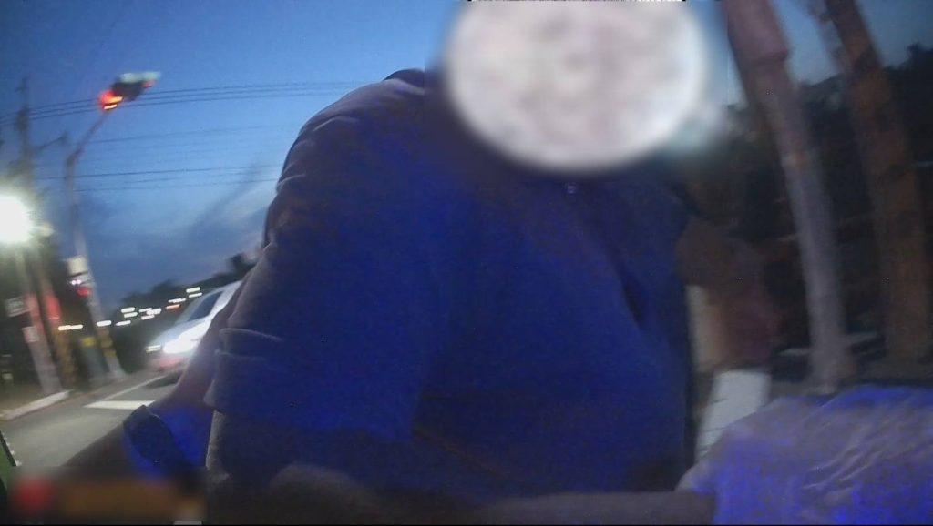 「醉」不上道！ 男子昏睡路中 土庫警即刻救援