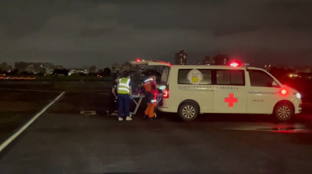 白沙赤崁碼頭男子突發心肌梗塞  海陸空三棲聯手救援後送高榮