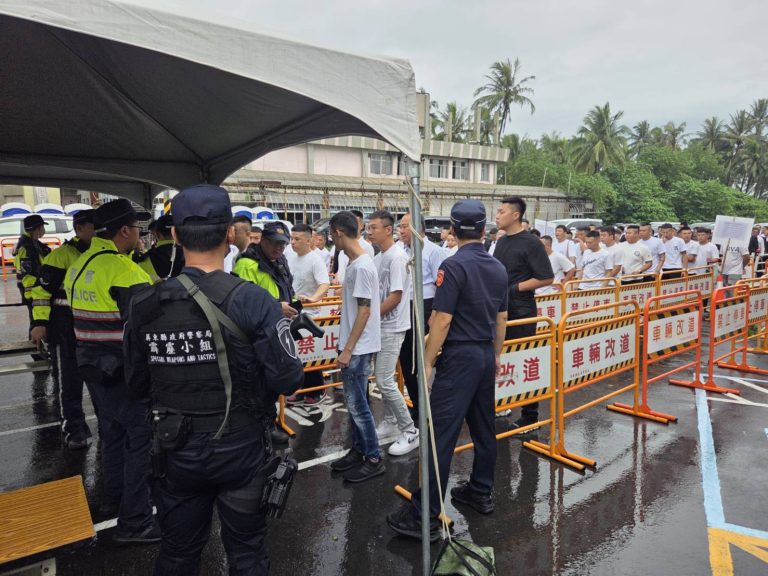 地方知名人物喪禮引幫派聚集疑慮 屏東警嚴密部署維安壓制氣焰
