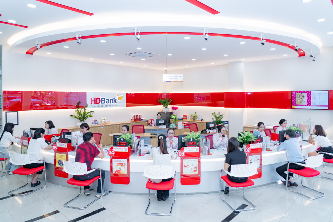 HDBank 公佈上半年稅前盈利創歷史新高,達 10.1 兆越南盾 (約 3.83 億美元)。— 圖片由 HDBank 提供