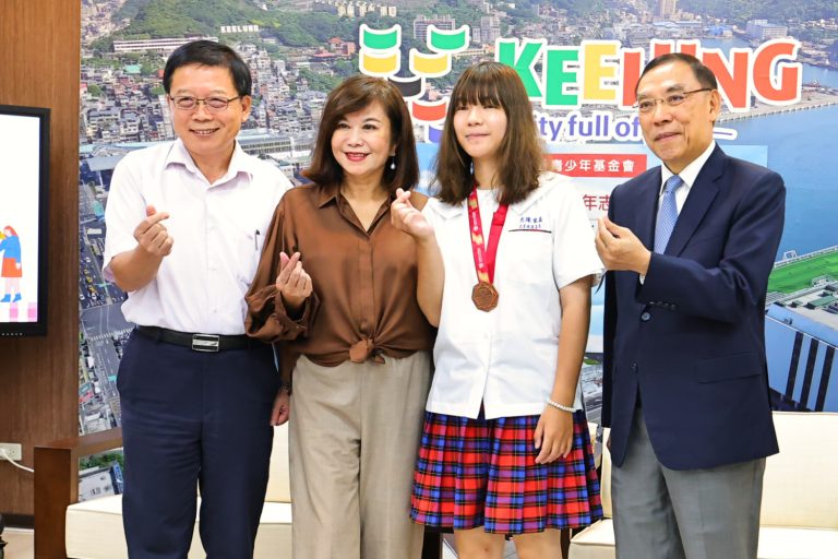 基隆4學生勇奪台新青少年志工菁英獎 青春力量暖動社會