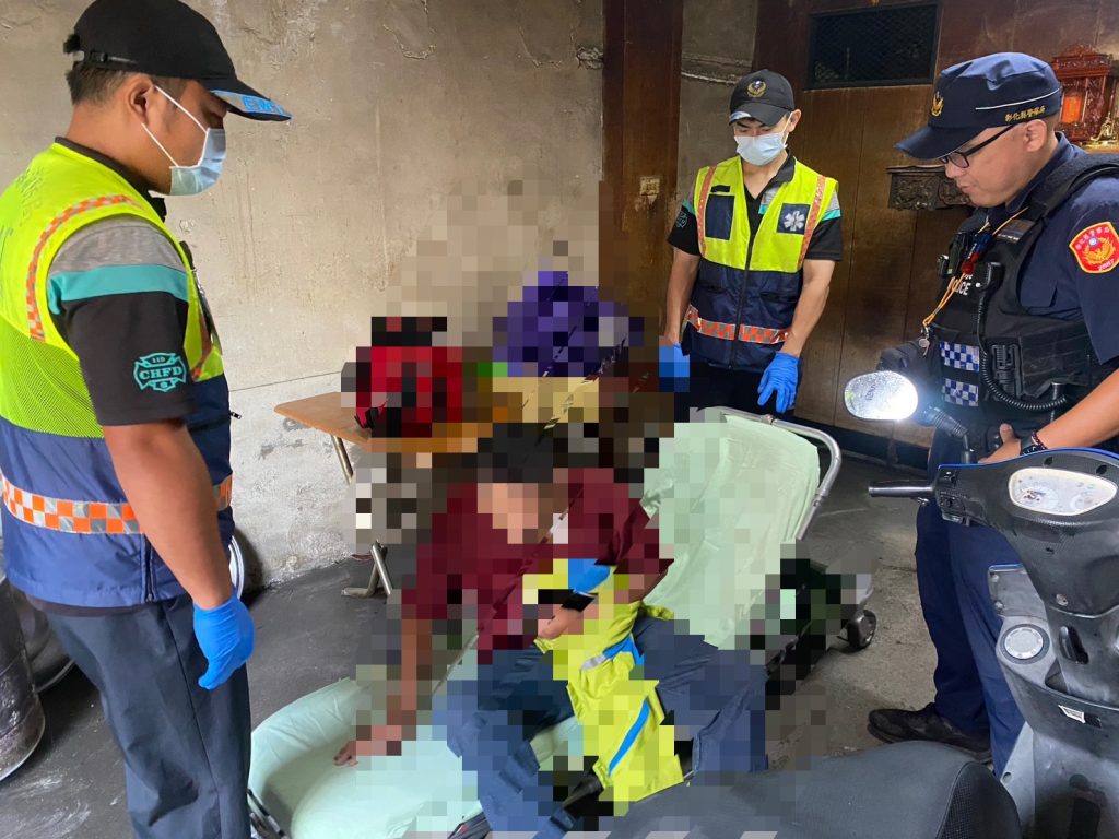 獨居病患報案求助虛弱難言 警方即刻救援助送醫