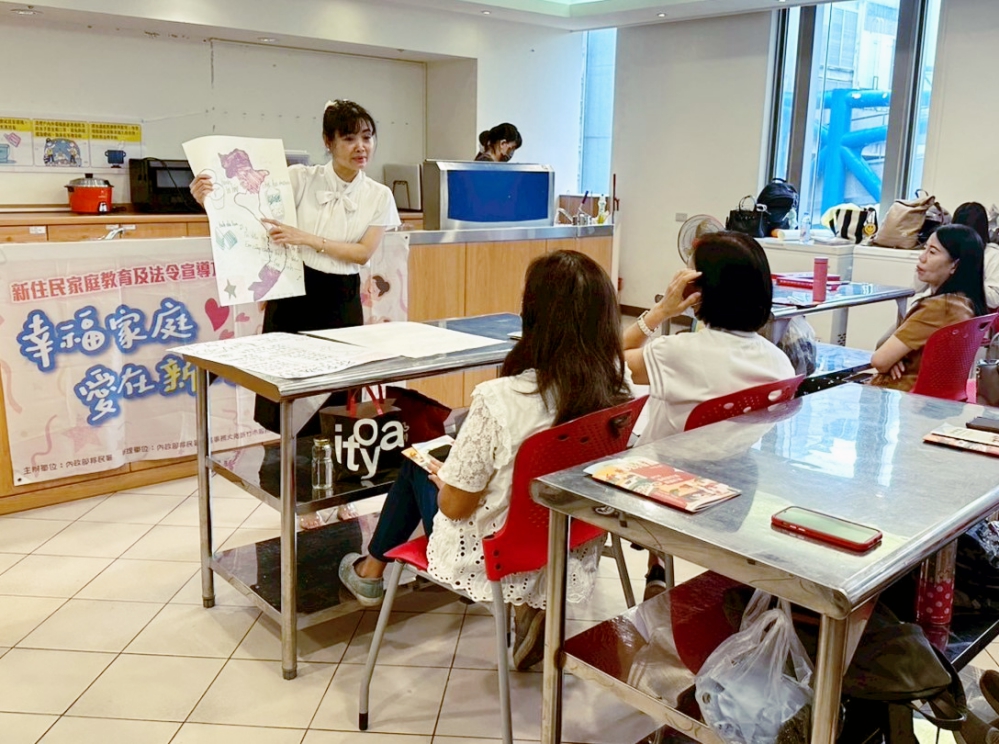 體驗製作越式水果茶並進行繪畫創作　移民署新竹站家庭教育交流活動深化認識越南文化
