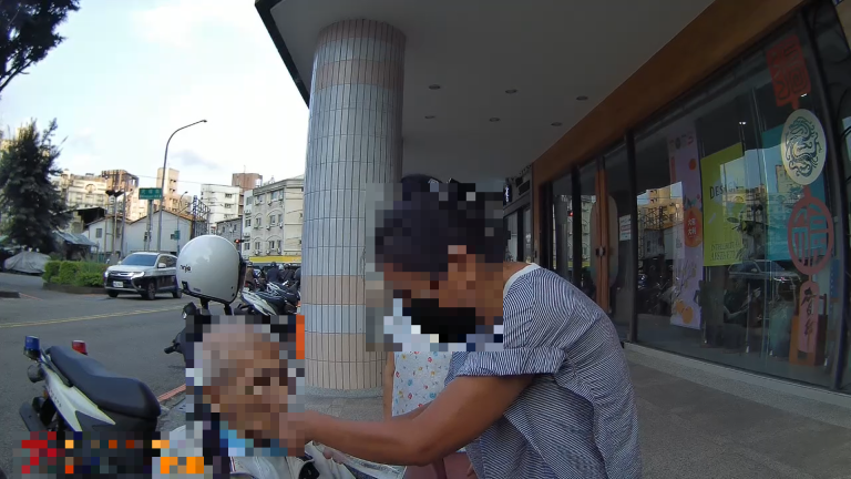 台中民權派出所警暖心協助迷途近九旬老翁平安返家