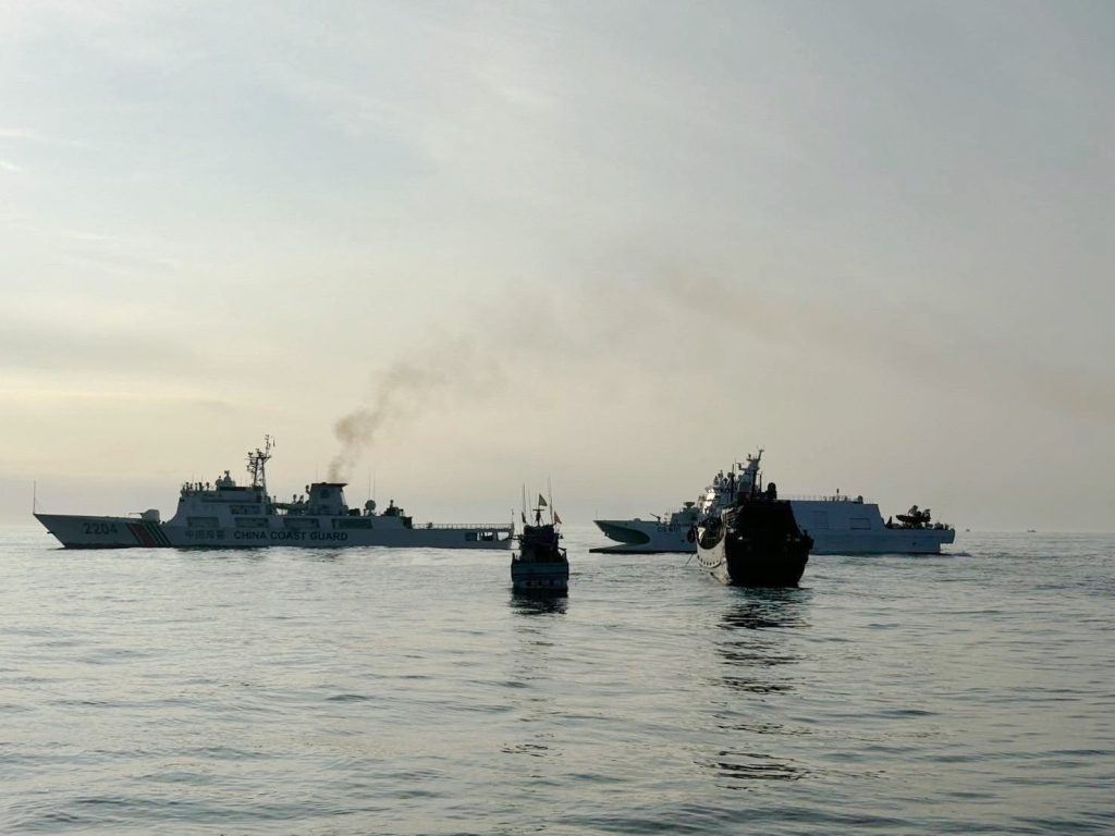 台陸漁船作業擦撞  陸漁船賠2萬台幣  海巡署百噸級艦硬槓中國兩千噸級艦展護魚決心