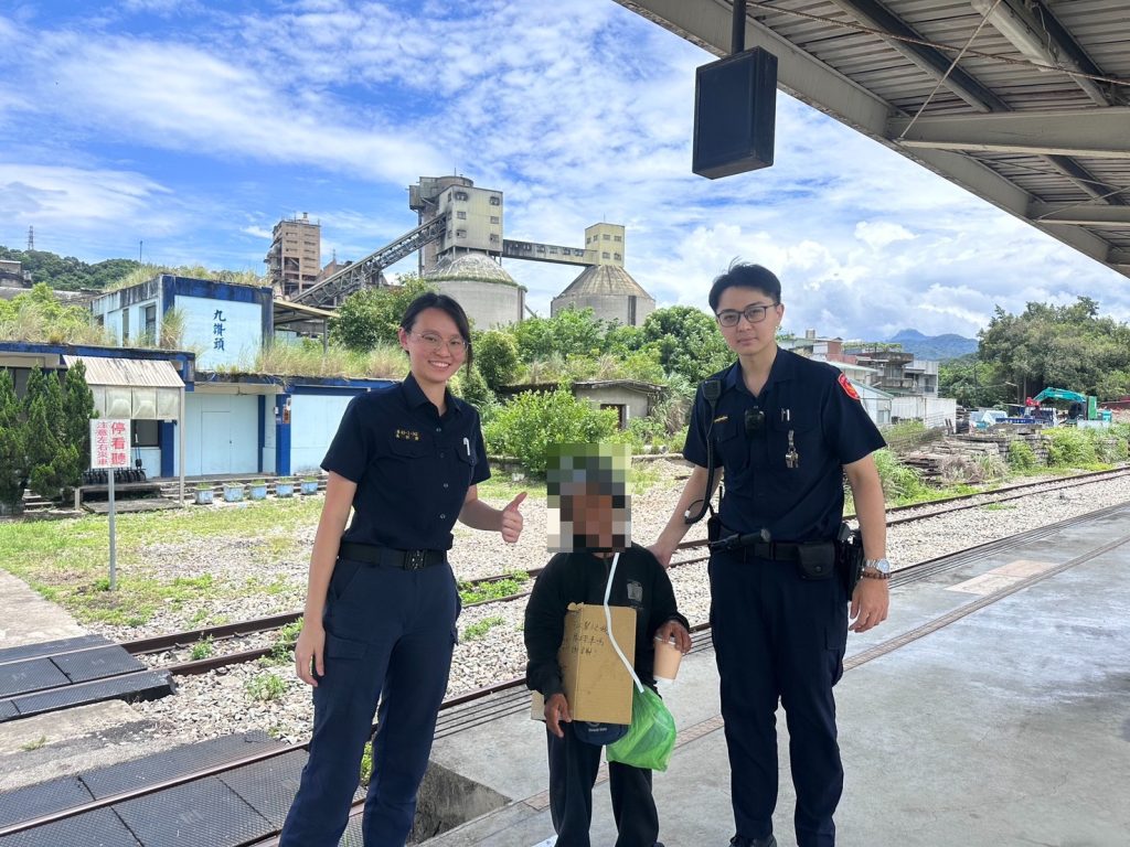 臺中老嫗迷途步行百里  新竹暖警熱心協助返家
