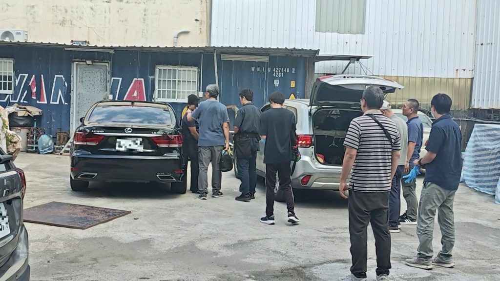 臺南刑大攻堅貨櫃屋 通緝犯藏匿槍毒落網