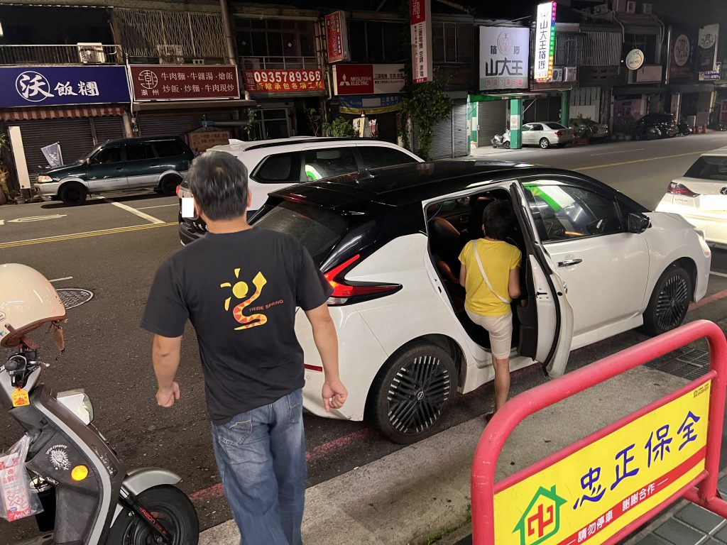 台中兩兄弟深夜暴走2公里找寶可夢機台 警火速尋回