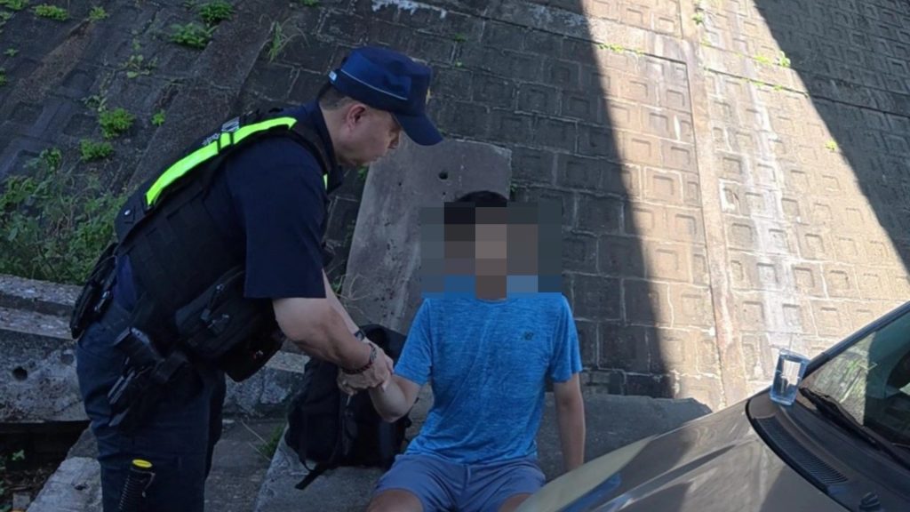 南港男子運動中熱衰竭 保大兄弟檔警員即時救助送醫