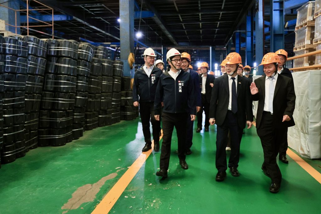 圖1 市長陳其邁陪同經濟部龔明鑫部長參訪晉禾企業股份有限公司 - 報新聞 Mega News