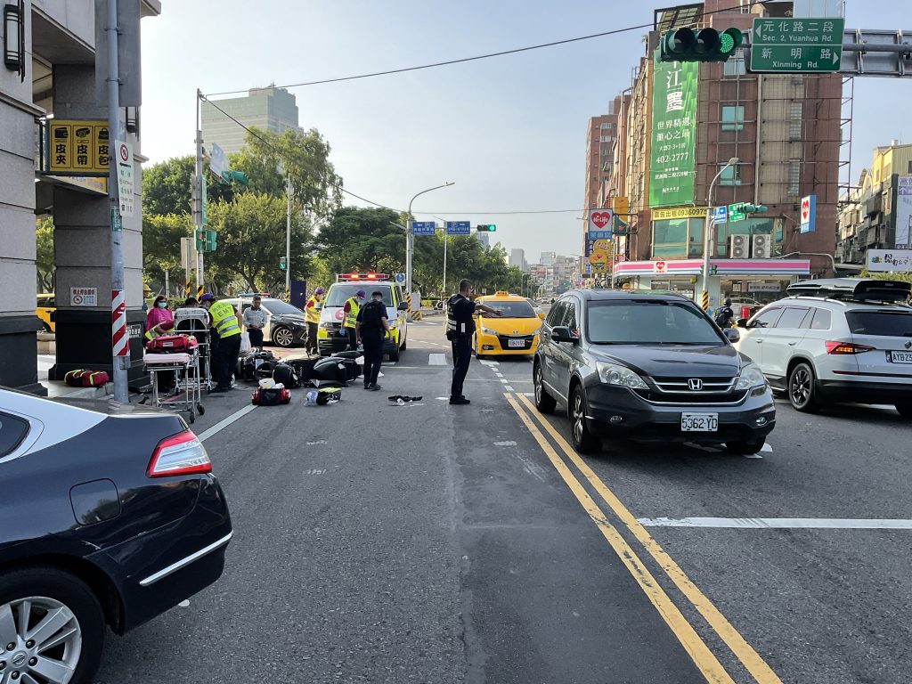 農曆七月鬼門開 轉彎未讓釀死傷