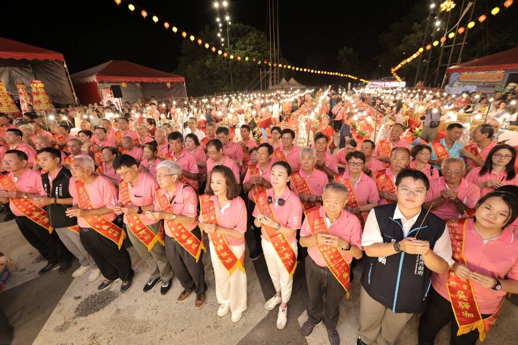 鷄籠中元祭水燈頭深夜施放 八斗子望海巷莊嚴登場