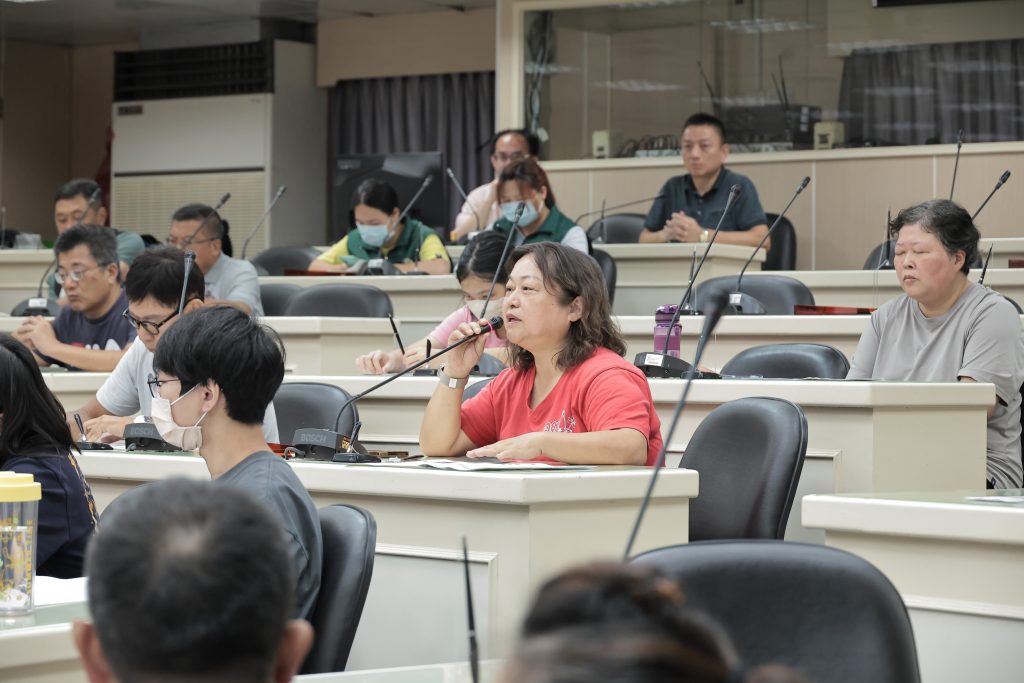 R82公車延駛基中惹爭議 謝國樑裁示：恢復原動線 改免費接駁車入校園