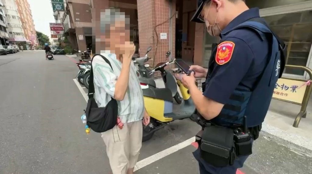 東區婦人誤認停車位置 警方10分鐘內協助尋回機車