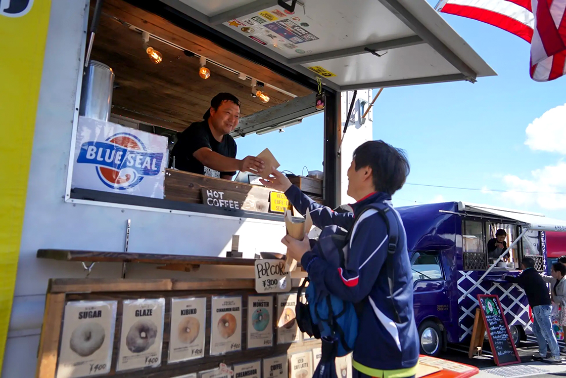 日本關西世博會倒數計時,盡情享受秋旅京都的飲食文化旅程 6 015.%E3%80%8C%E4%BA%AC%E4%B8%B9%E6%B3%A2%E5%B8%82%E9%9B%862025%E3%80%8D%E8%83%BD%E5%93%81%E5%9A%90%E4%BD%BF%E7%94%A8%E7%95%B6%E5%9C%B0%E6%99%82%E4%BB%A4%E9%A3%9F%E6%9D%90%E8%A3%BD%E4%BD%9C%E7%9A%84%E6%96%99%E7%90%86%E8%88%87%E7%94%9C%E9%BB%9E