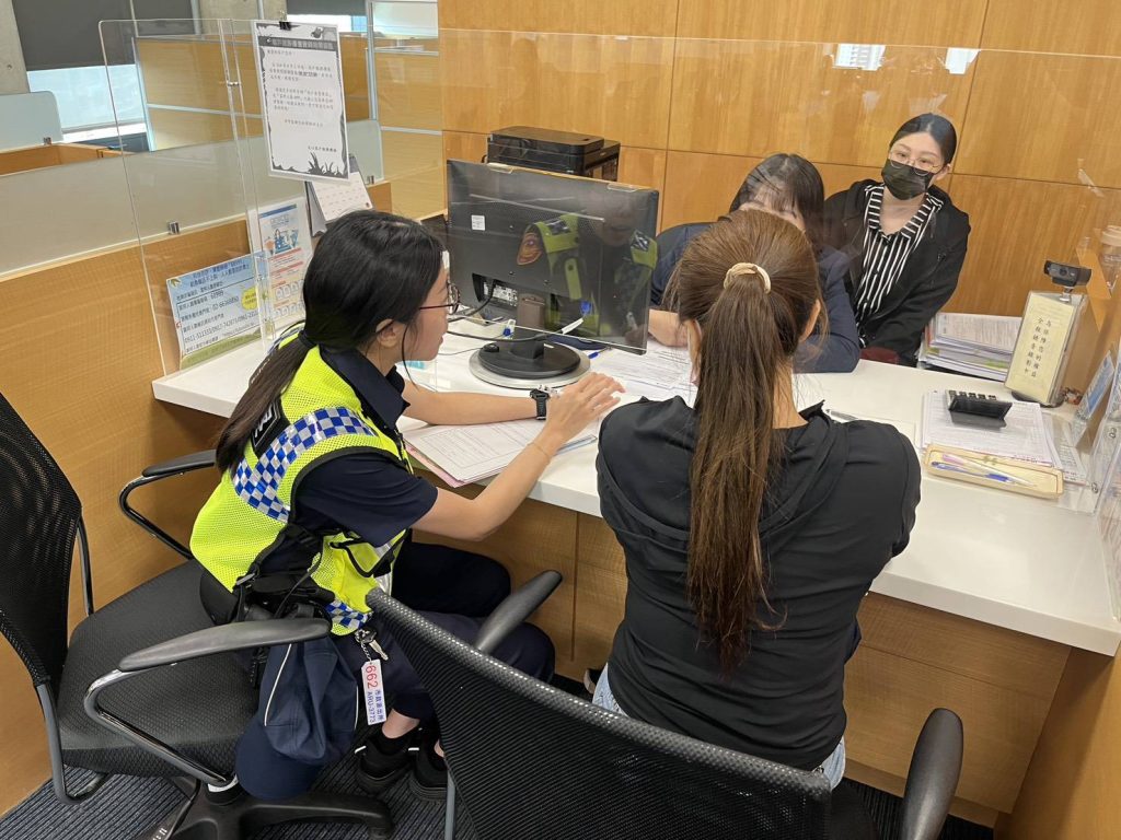 「網公網婆」甜言蜜語陷阱 台中警成功攔阻22萬元愛情詐騙