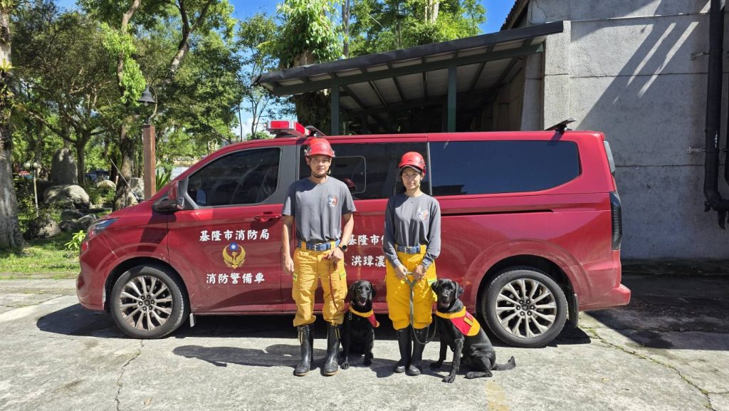 基隆市政府支援花蓮災後復原 出動12輛專業車輛與33人力馳援