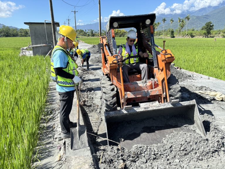 基隆跨縣市協助花蓮災後復原 12車隊、22人日夜奮戰，搶通1公里以上道路