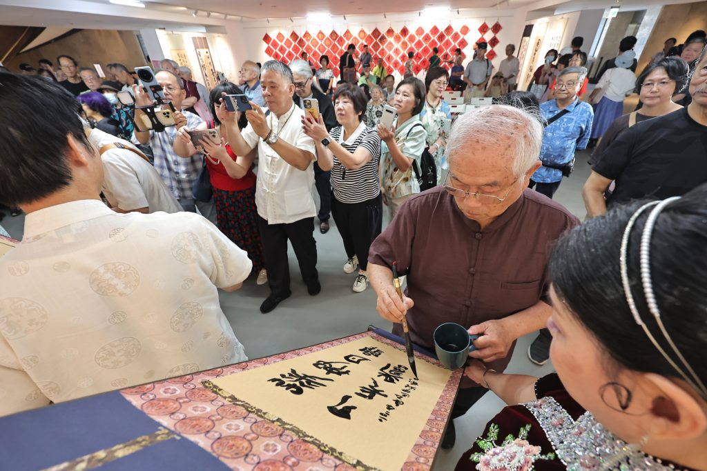 書法傳承92年！基隆市書道會會員聯展登場　市府推夏令營培育新生代