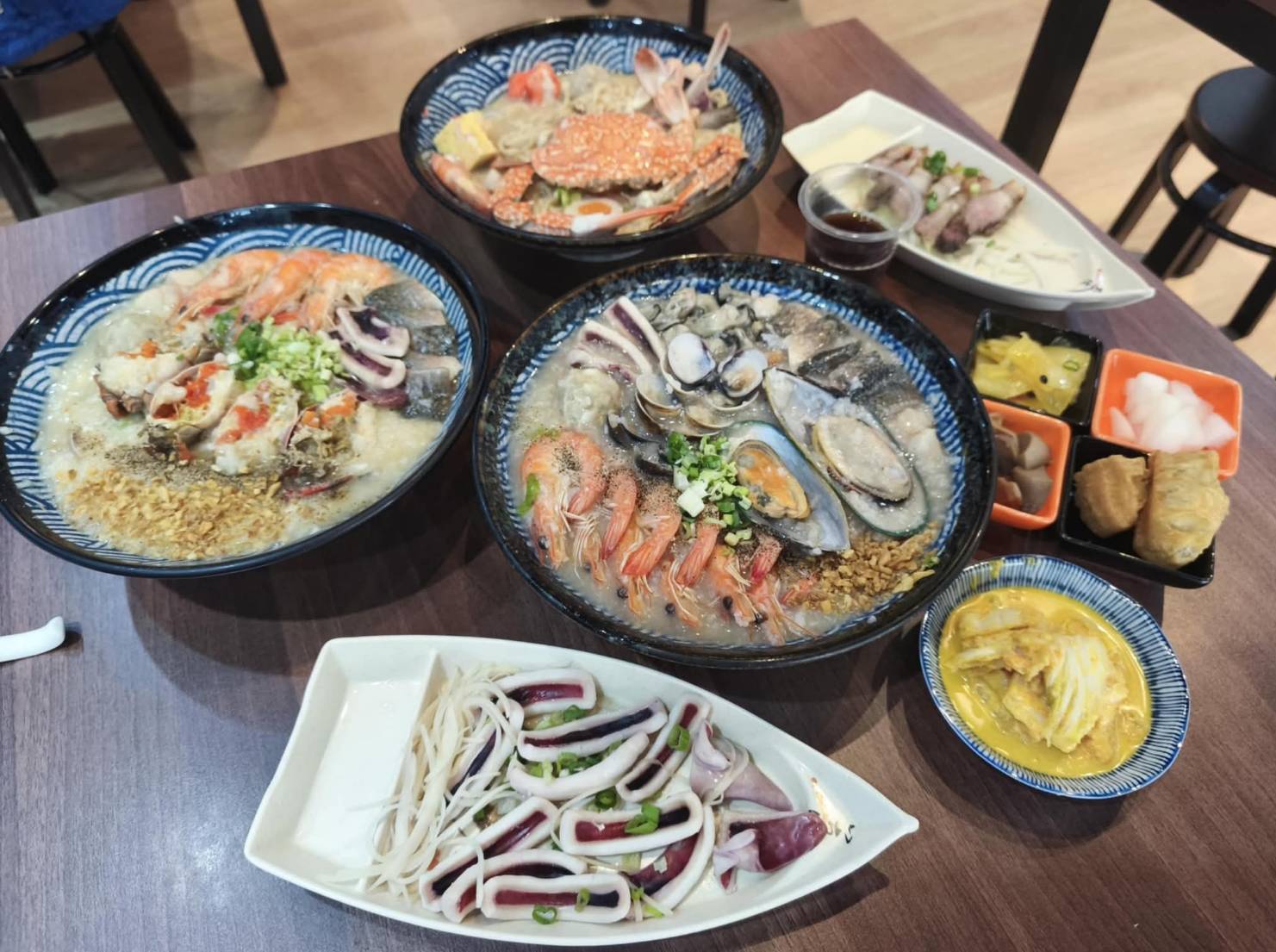 霸氣螃蟹海鮮粥最低109元還有小菜飲料吃到飽！　台中高CP值深夜美食新寵兒掀起新熱潮