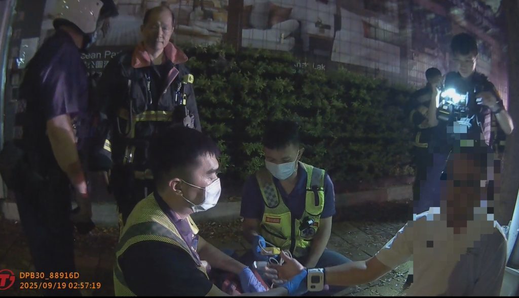 駕駛違規被攔查竟「裝睡」避警！破窗前一秒清醒露餡