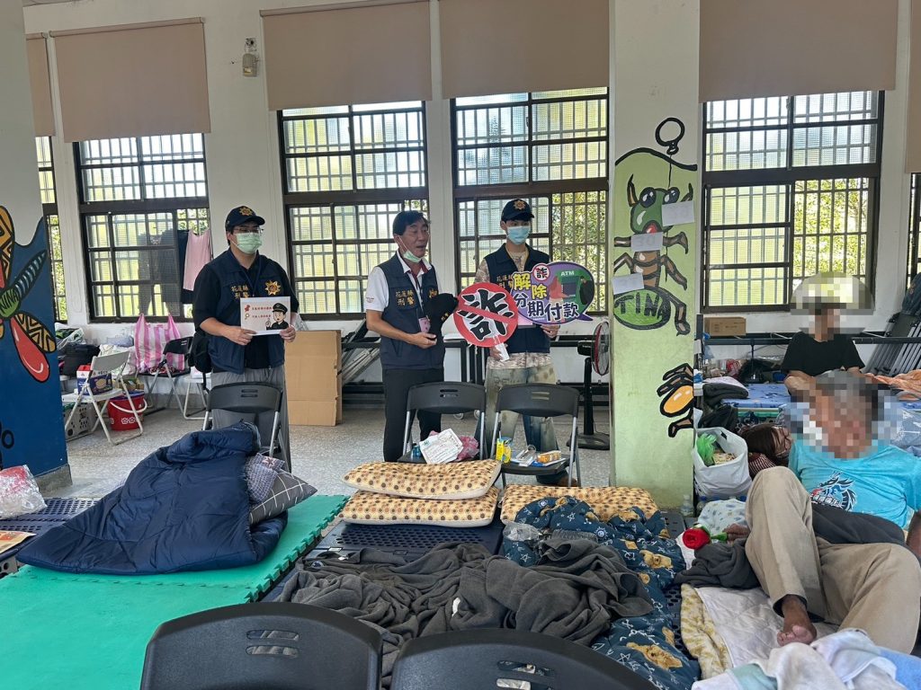 花蓮縣警察局啟動「溫暖光復」勤務 深入災區宣導防詐防竊
