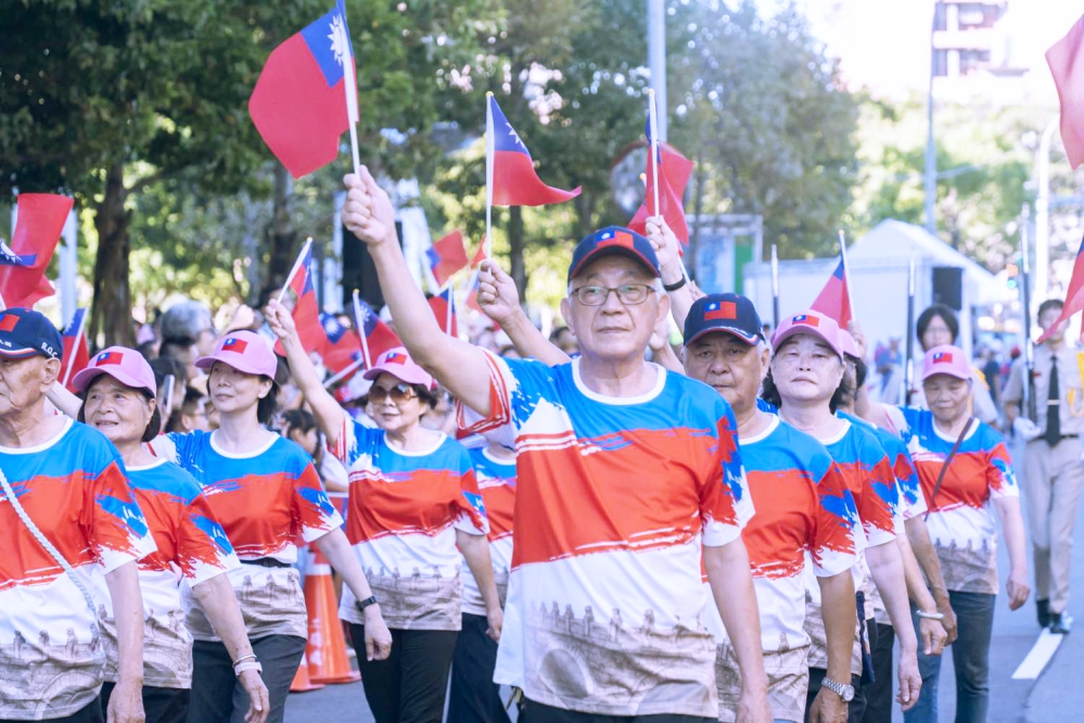 展現青春活力與多元文化能量！　竹市府國慶升旗典禮湧入逾1,500名市民朋友熱情參與